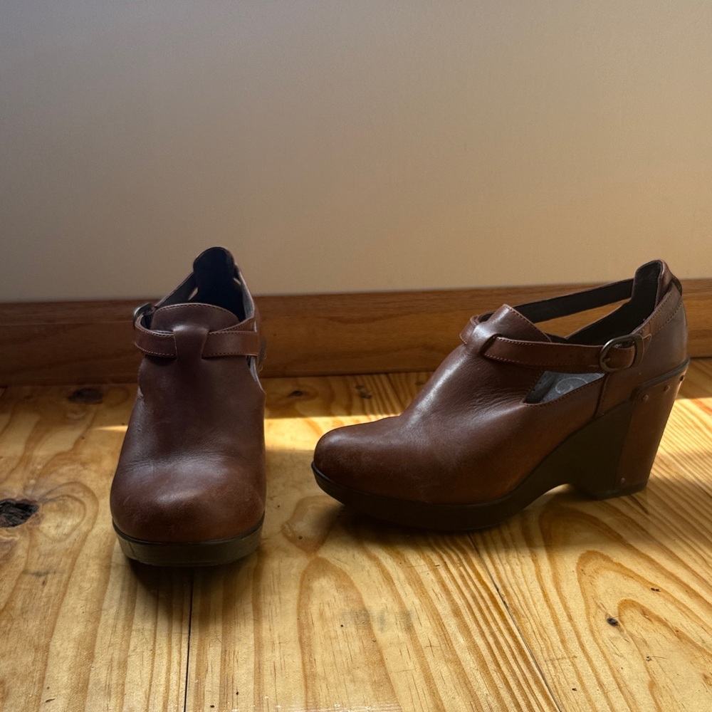 Dansko Women’s Brown Leather Mary Jane Heel Clog wedge size 37